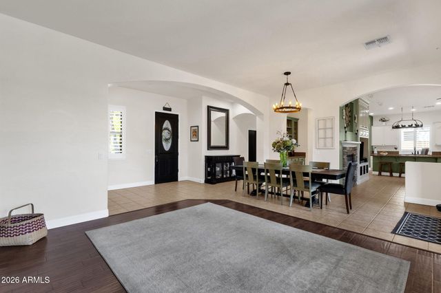 2927 E WASHINGTON Avenue, Gilbert, AZ 85234