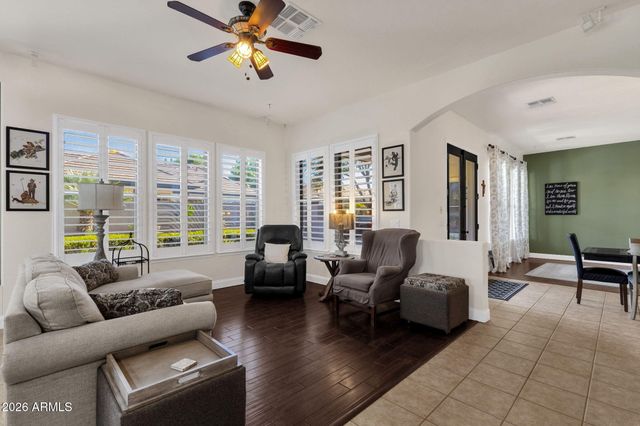 2927 E WASHINGTON Avenue, Gilbert, AZ 85234