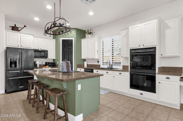 2927 E WASHINGTON Avenue, Gilbert, AZ 85234