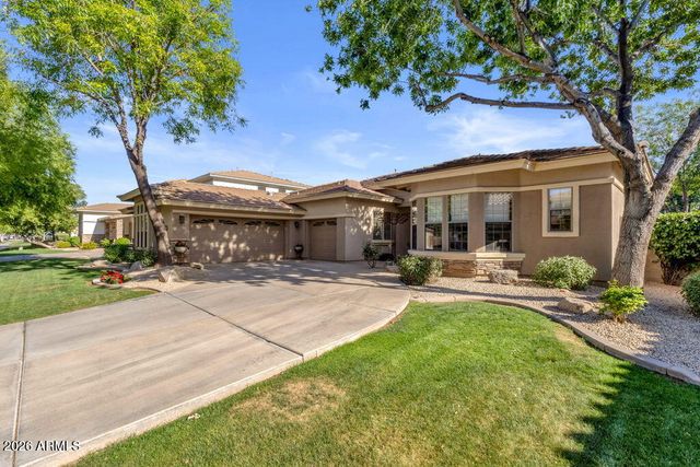 2927 E WASHINGTON Avenue, Gilbert, AZ 85234