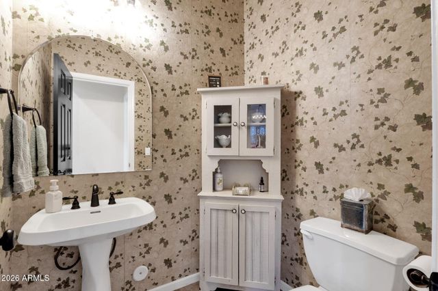 2927 E WASHINGTON Avenue, Gilbert, AZ 85234