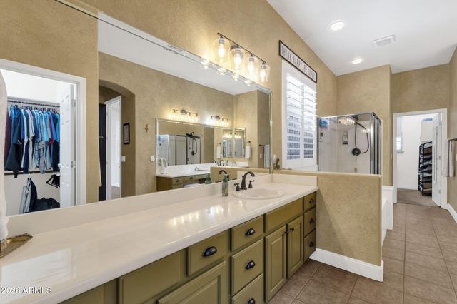 2927 E WASHINGTON Avenue, Gilbert, AZ 85234