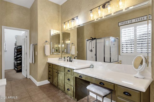 2927 E WASHINGTON Avenue, Gilbert, AZ 85234