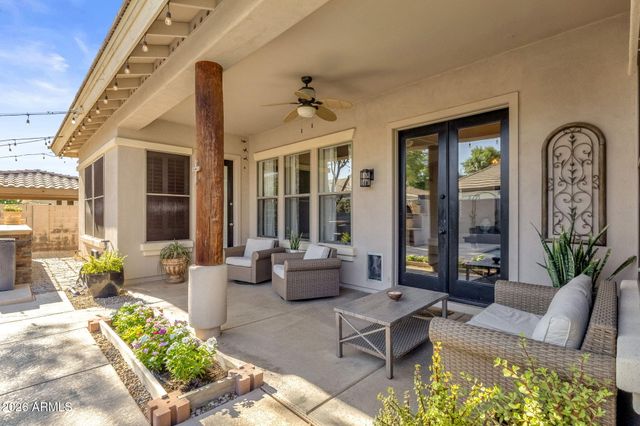 2927 E WASHINGTON Avenue, Gilbert, AZ 85234