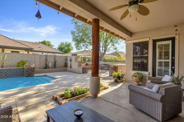 2927 E WASHINGTON Avenue, Gilbert, AZ 85234