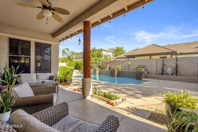 2927 E WASHINGTON Avenue, Gilbert, AZ 85234