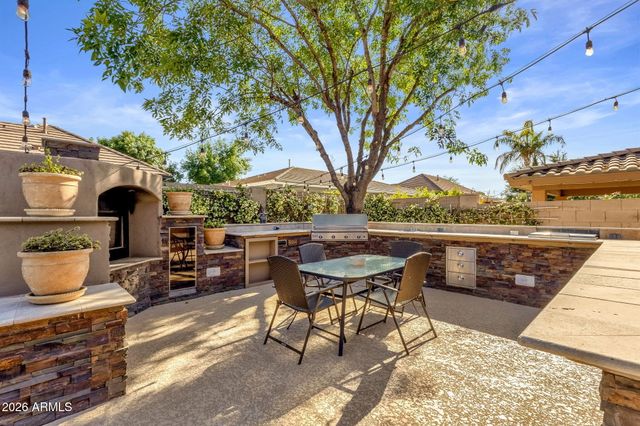 2927 E WASHINGTON Avenue, Gilbert, AZ 85234