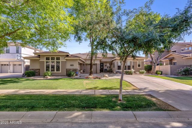 2927 E WASHINGTON Avenue, Gilbert, AZ 85234