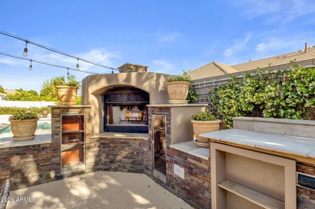 2927 E WASHINGTON Avenue, Gilbert, AZ 85234