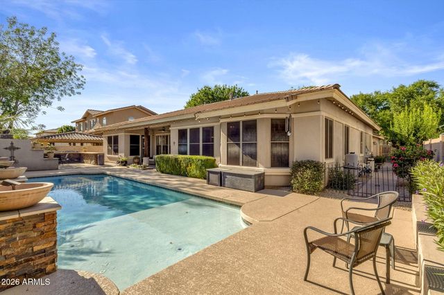 2927 E WASHINGTON Avenue, Gilbert, AZ 85234