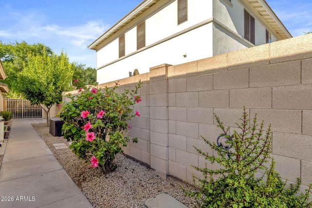 2927 E WASHINGTON Avenue, Gilbert, AZ 85234