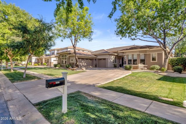 2927 E WASHINGTON Avenue, Gilbert, AZ 85234