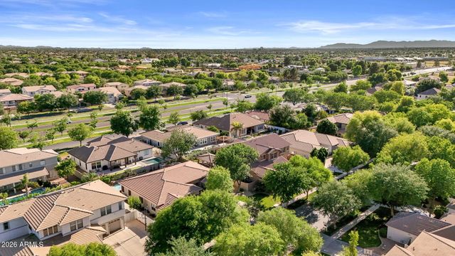 2927 E WASHINGTON Avenue, Gilbert, AZ 85234