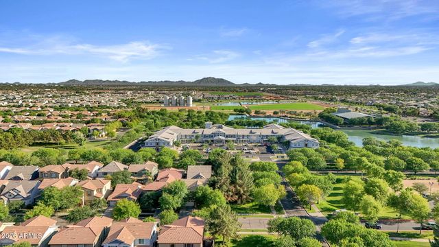 2927 E WASHINGTON Avenue, Gilbert, AZ 85234