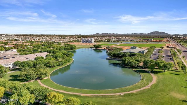 2927 E WASHINGTON Avenue, Gilbert, AZ 85234