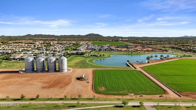 2927 E WASHINGTON Avenue, Gilbert, AZ 85234