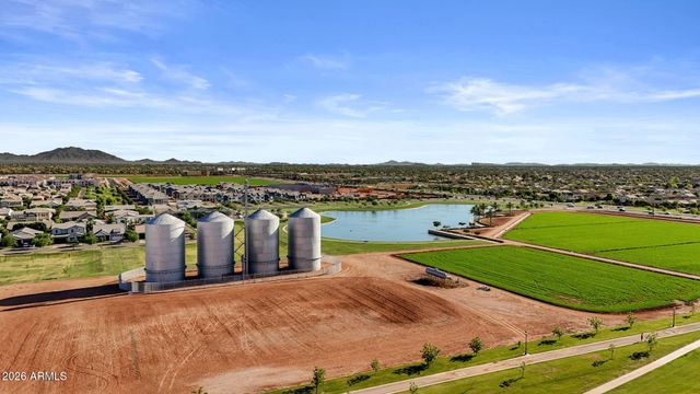 2927 E WASHINGTON Avenue, Gilbert, AZ 85234