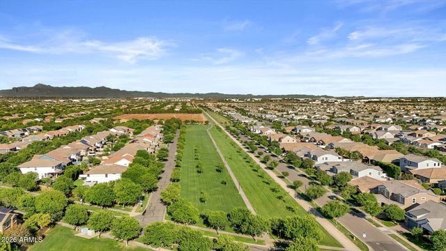 2927 E WASHINGTON Avenue, Gilbert, AZ 85234