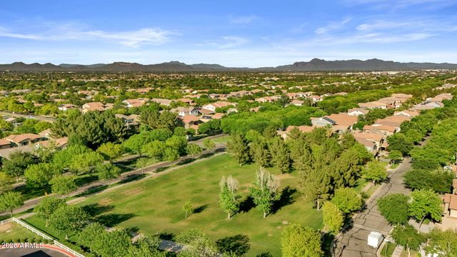 2927 E WASHINGTON Avenue, Gilbert, AZ 85234