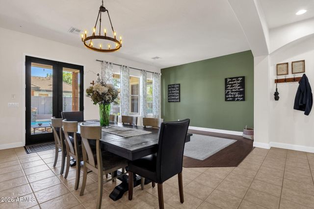 2927 E WASHINGTON Avenue, Gilbert, AZ 85234