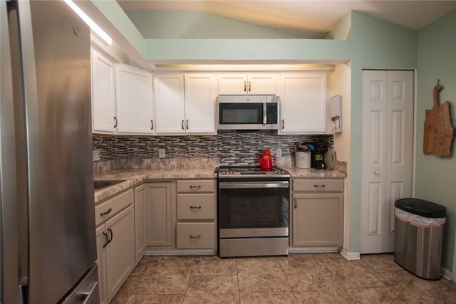 208 McQueen Circle, St Marys, GA 31558