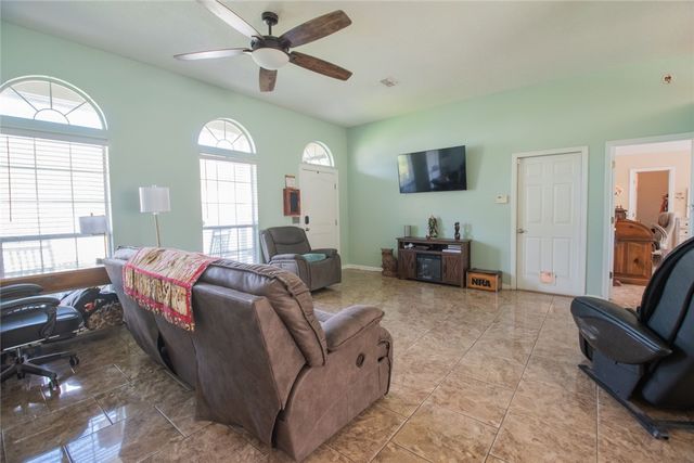 208 McQueen Circle, St Marys, GA 31558