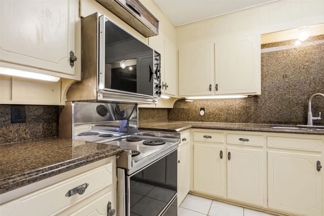 5338 Wonder Drive, Fort Worth, TX 76133