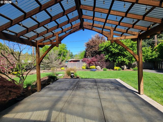 1625 MONTEREY Ln, Eugene, OR 97401