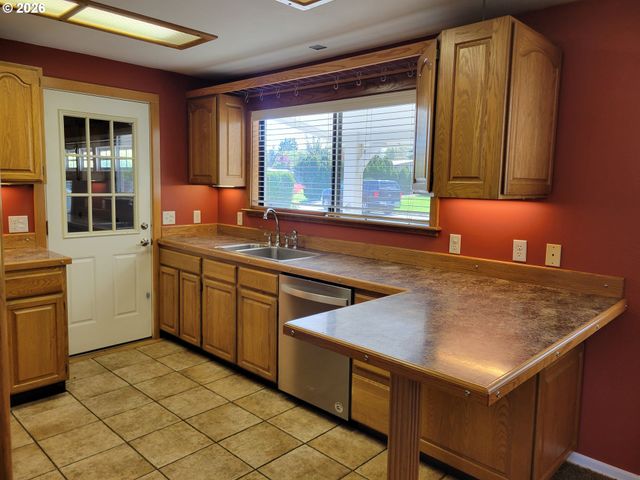 1625 MONTEREY Ln, Eugene, OR 97401