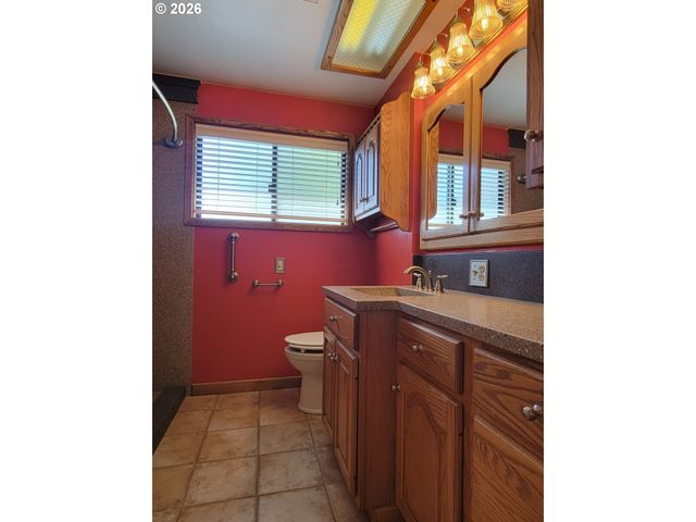 1625 MONTEREY Ln, Eugene, OR 97401