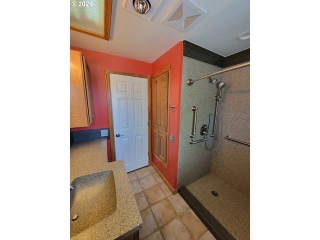 1625 MONTEREY Ln, Eugene, OR 97401