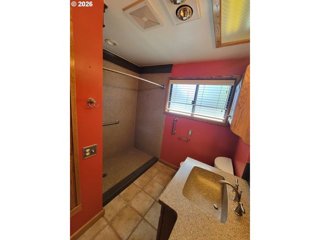 1625 MONTEREY Ln, Eugene, OR 97401