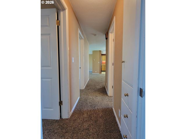 1625 MONTEREY Ln, Eugene, OR 97401