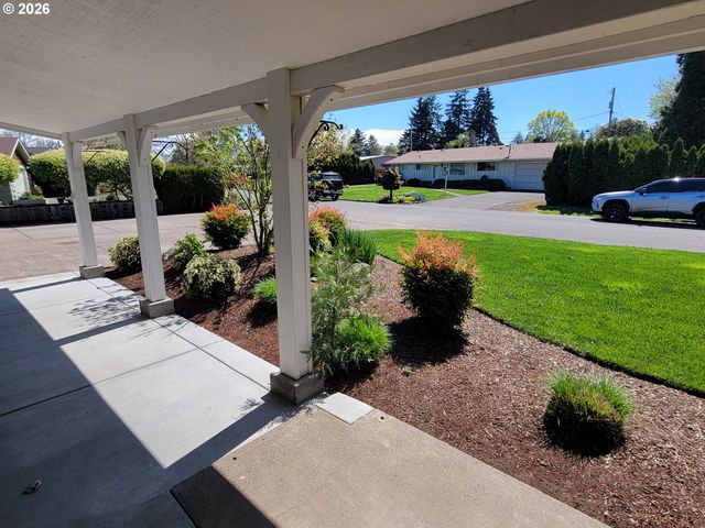 1625 MONTEREY Ln, Eugene, OR 97401