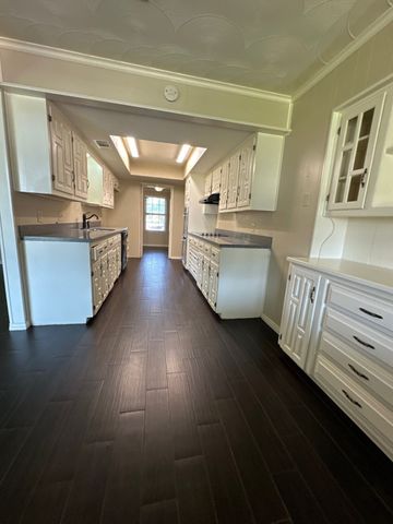1226 Greenbriar Circle, Desoto, TX 75115