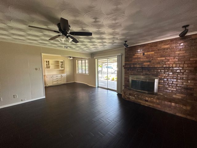 1226 Greenbriar Circle, Desoto, TX 75115