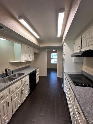 1226 Greenbriar Circle, Desoto, TX 75115