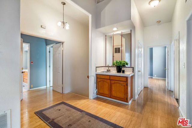 4220 Toland Way, Los Angeles, CA 90065