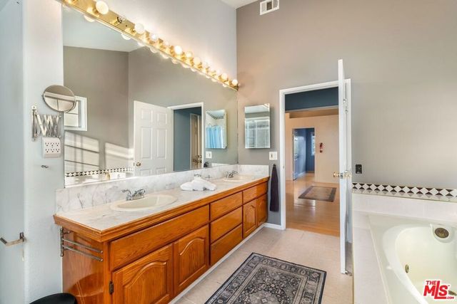 4220 Toland Way, Los Angeles, CA 90065