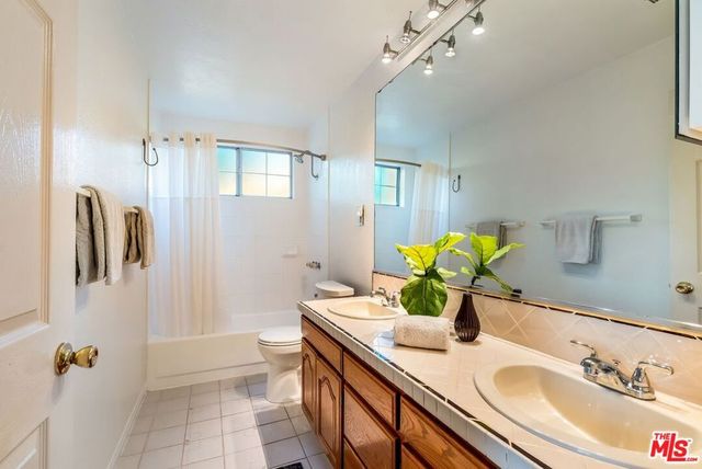 4220 Toland Way, Los Angeles, CA 90065