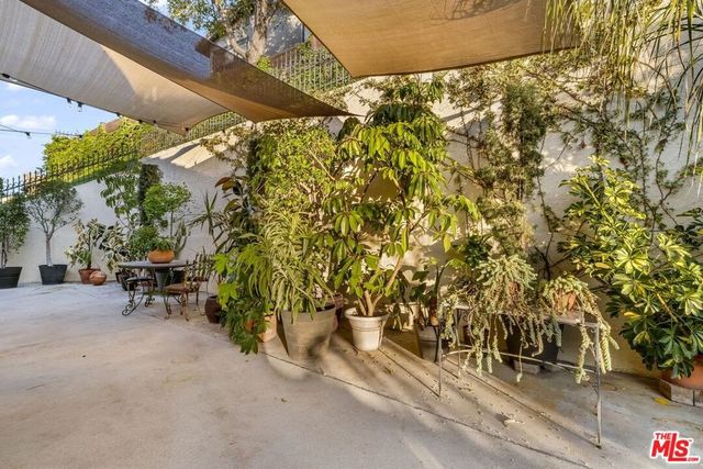 4220 Toland Way, Los Angeles, CA 90065