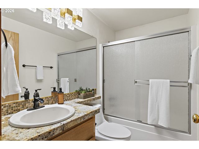 4295 Sw PLUMERIA Way, Beaverton, OR 97078