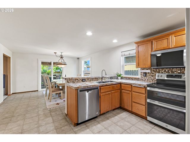 4295 Sw PLUMERIA Way, Beaverton, OR 97078
