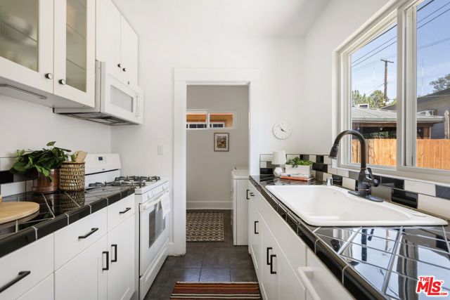 1616 Allesandro Street, Los Angeles, CA 90026