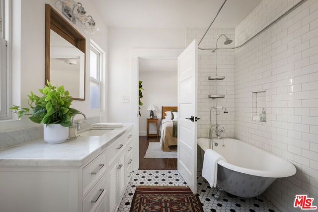 1616 Allesandro Street, Los Angeles, CA 90026