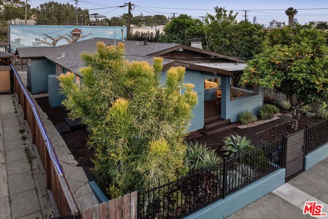 1616 Allesandro Street, Los Angeles, CA 90026