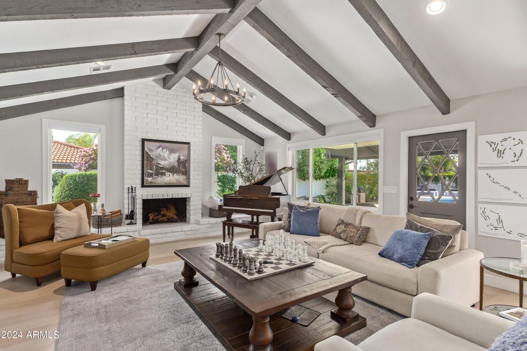 Image 14 of property listing at 11848 N 53RD Street, Scottsdale, AZ 85254