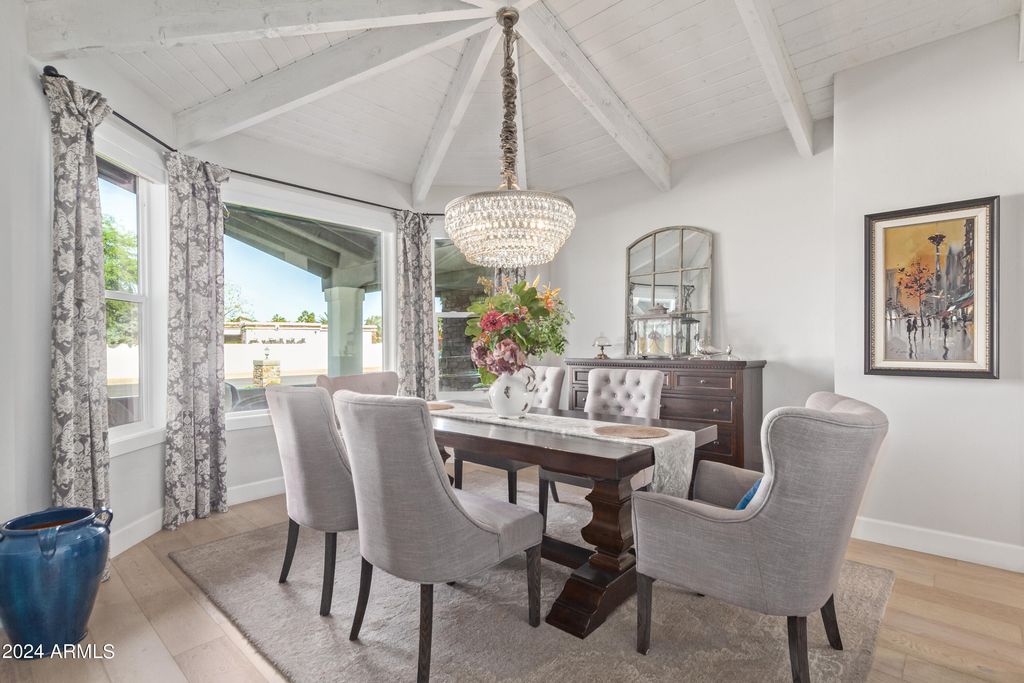 Image 17 of property listing at 11848 N 53RD Street, Scottsdale, AZ 85254