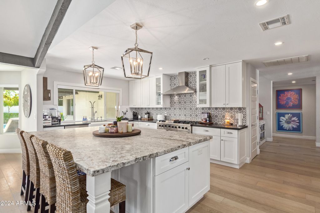 Image 20 of property listing at 11848 N 53RD Street, Scottsdale, AZ 85254