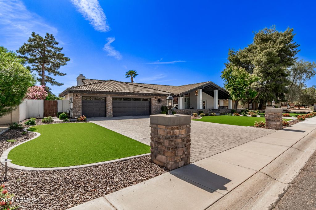 Image 4 of property listing at 11848 N 53RD Street, Scottsdale, AZ 85254